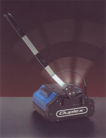 Dual direction cleaning machine, versatile and ergonomic scrubber